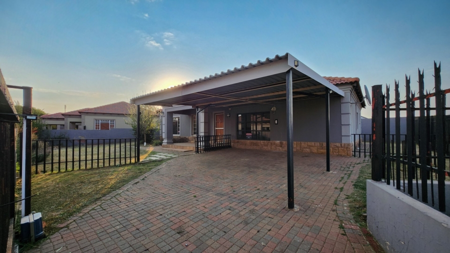 3 Bedroom Property for Sale in Flamwood North West